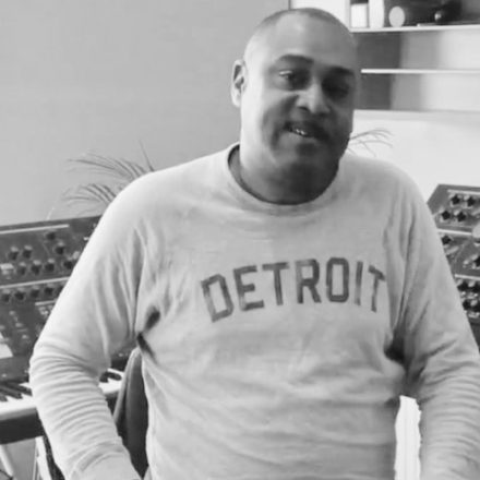 Morre por covid-19 Mike Huckaby, lenda da dance music de Detroit